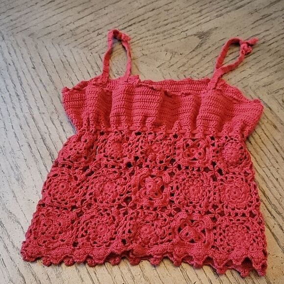 BCBGMAXAZRIA size M knit crop top - Picture 4 of 4
